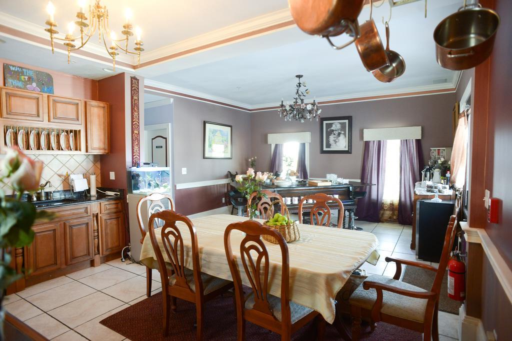Naomi'S Inn Bed & Breakfast Springfield Εξωτερικό φωτογραφία