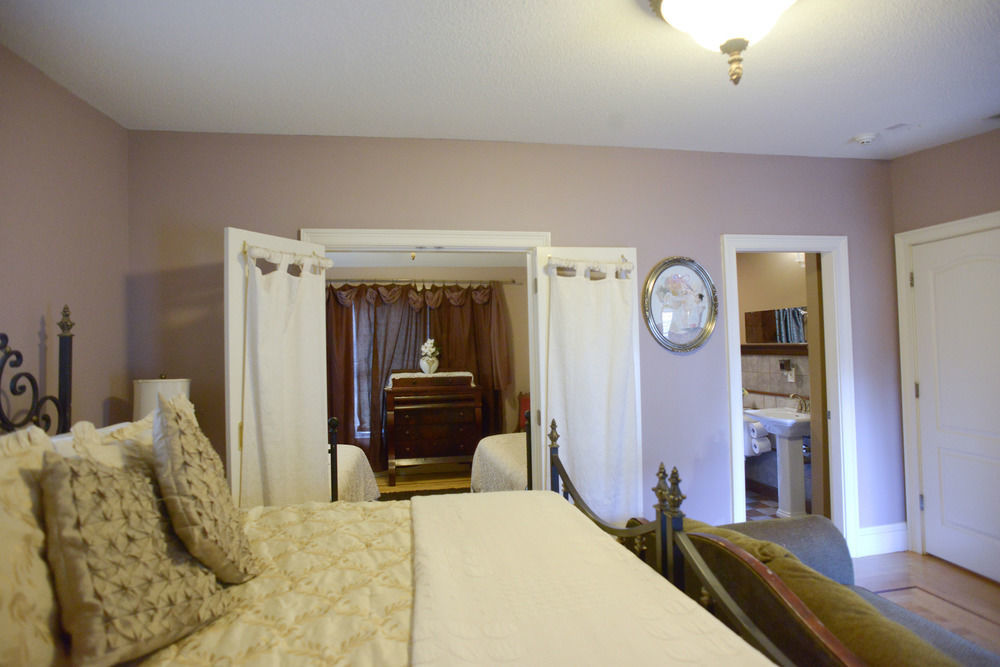 Naomi'S Inn Bed & Breakfast Springfield Εξωτερικό φωτογραφία